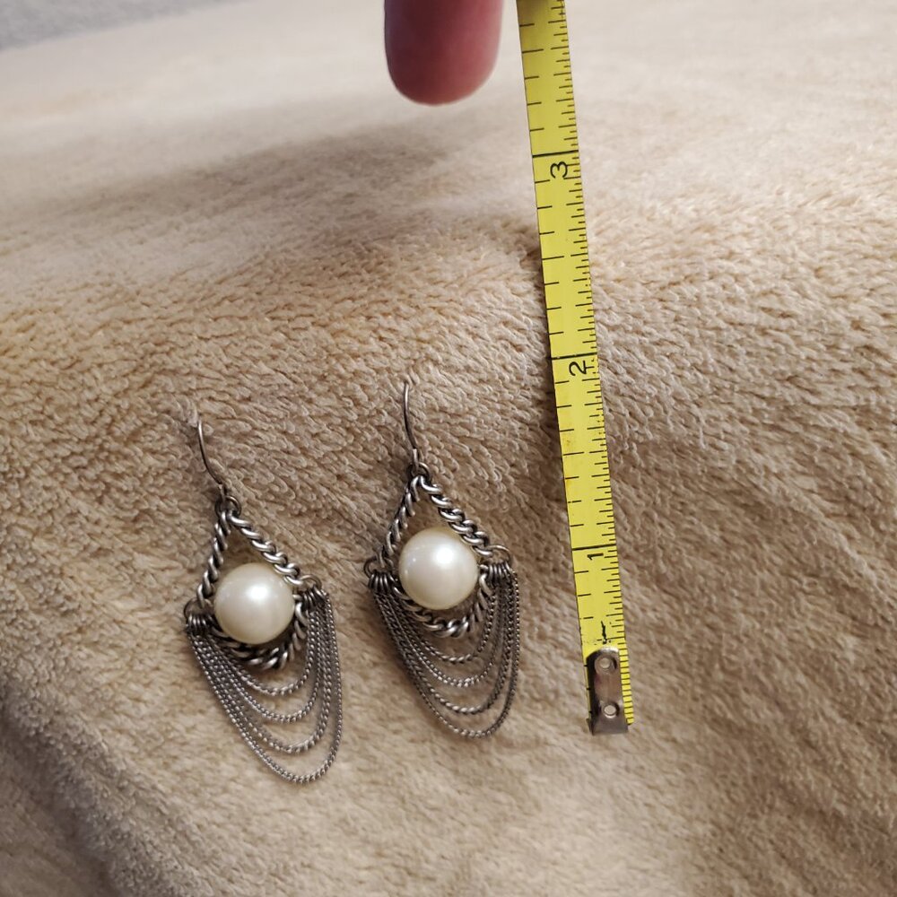 Pearl & Silver Chain Drop Earrings - Picture 2 of 2